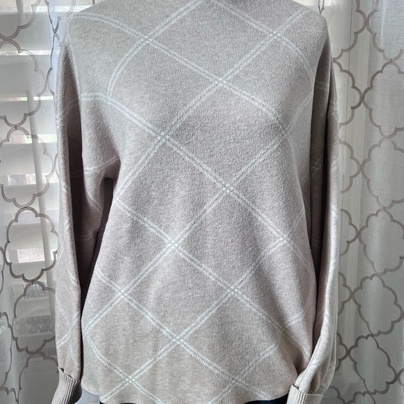 Tahari Women's Arglye Design Mock Neck Beige/White Long Sleeved Sweater SizeXL - Picture 1 of 8